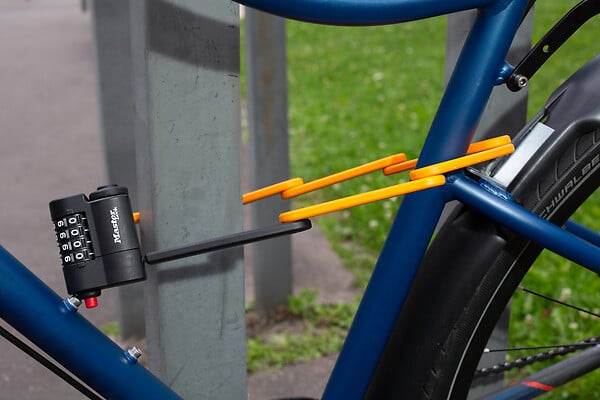 MASTER LOCK - Antivol pliant à combinaison - 800mm - Support de fixation intégré - large