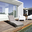 OUTSUNNY - Bain de soleil transat grand confort - dossier inclinable 5 positions roulettes - matelas déhoussable inclus - résine tressée grise - vignette