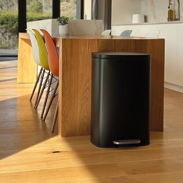 KITCHEN MOVE - Poubelle à pédale inox ADMIRAL noir 50L - large