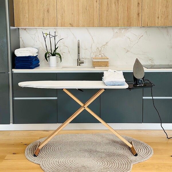 KITCHEN MOVE - Table à repasser avec repose fer NUBAR 130x47cm - large