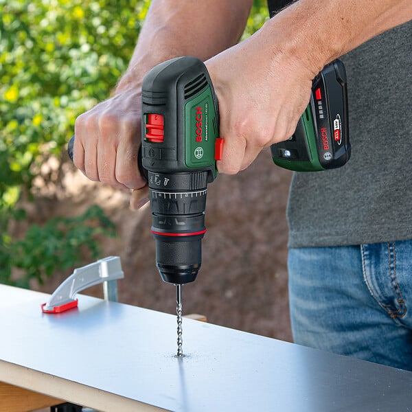 BOSCH - AdvancedImpact 18V-80 Quicksnap 2x2,5 Ah + AL18V-45 - large