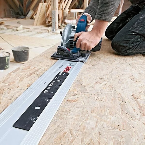 BOSCH - *OLD* Pack BOSCH 0615990M9D Scie Plongeante BOSCH GKT 55 GCE Professional + Rail de Guidage FSN 1400 - large