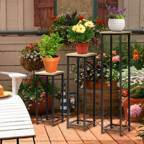 OUTSUNNY - Support pots de fleurs 3 pièces - lot de 3 étagères à fleurs - portes plantes - acier époxy noir plateaux aspect bois de noyer - large