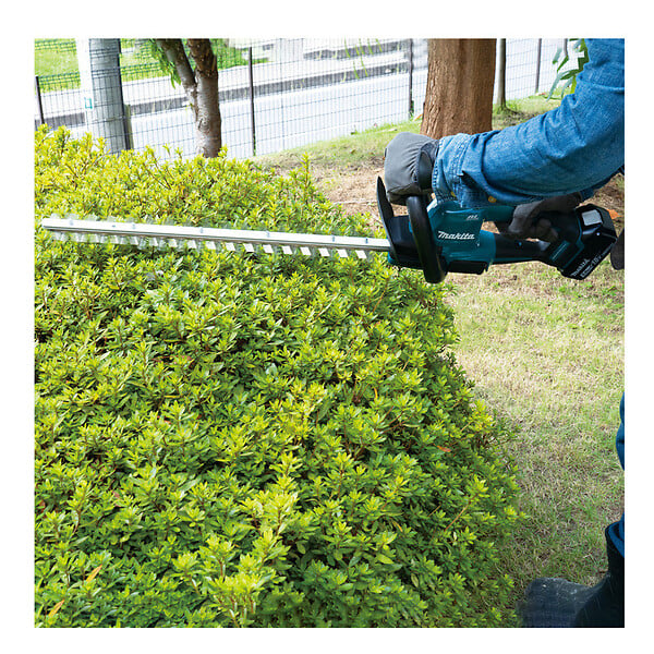 MAKITA - Taille-haie MAKITA DUH506RF -18V LXT - lamier de 50 cm avec batterie et chargeur - large