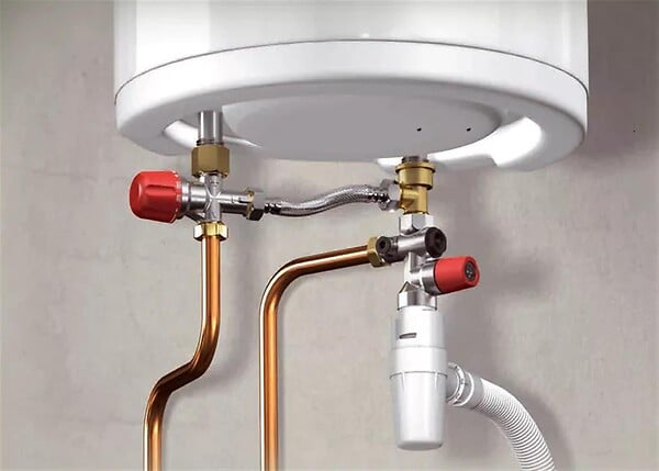 WATTS - Kit de sécurité pour chauffe-eau à accumulation - Longueur flexible: 300 mm - Diamètre flexible: 13 mm - large