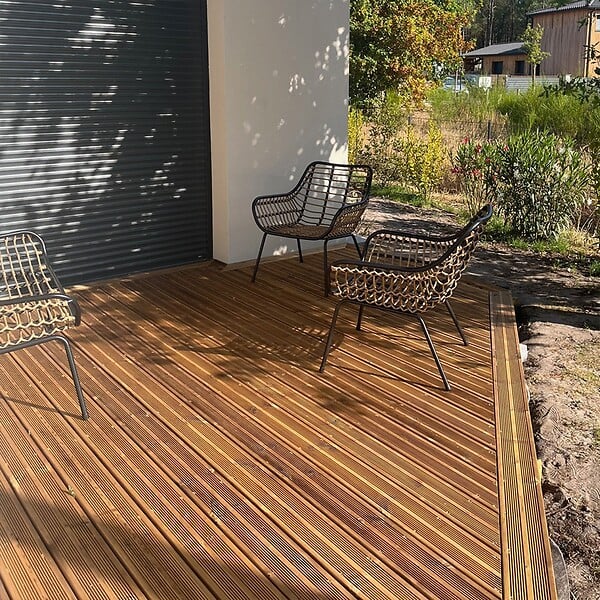 TERRASSEENBOIS - Kit terrasse Pin autoclave Marron pour 20 m², Lames 4,2 m, lambourdes 4,2 m et visserie Inox. - large