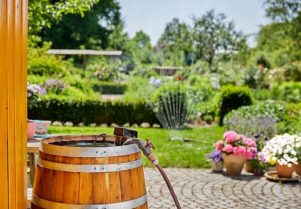 GARDENA - Pompe collecteur eau pluie 2000/2 P4A - 2000 l/h - large