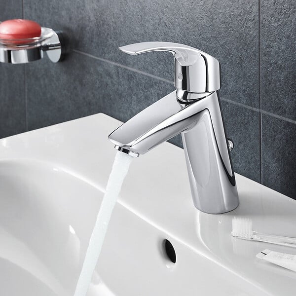 GROHE - Mitigeur lavabo EUROSMART GROHE 23322001 -  taille M - bec bas - chrome - large
