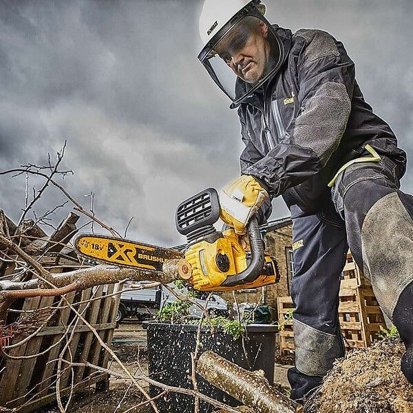 DEWALT - Tronçonneuse élagueuse 18V DEWALT DCM565P1-QW avec une batterie 5,0 Ah - large