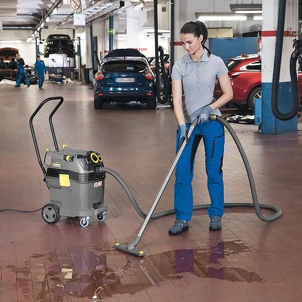 KARCHER PRO - Aspirateur eau et poussières KARCHER 1.148-311.0 NT 40/1 Tact TE L - large