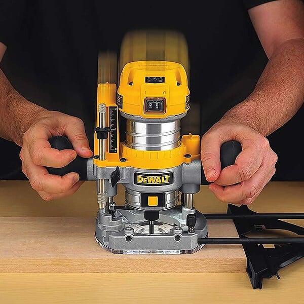DEWALT - Défonceuse multifonction 850W DEWALT D26204K-QS - large