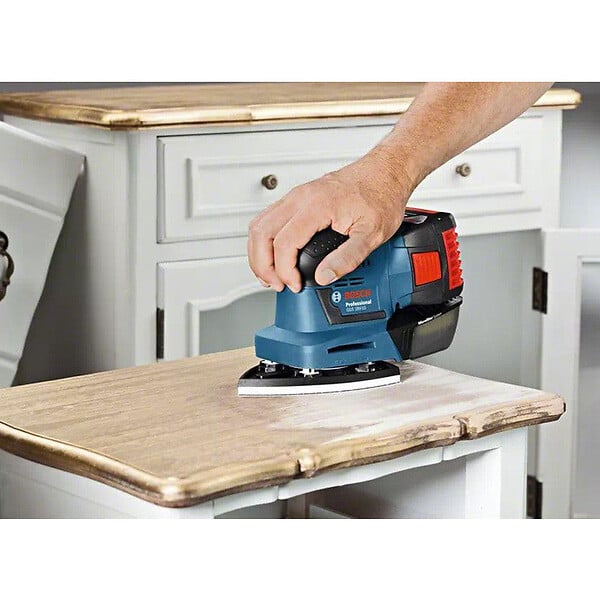 BOSCH - Ponceuse vibrante sans fil BOSCH GSS 18V-10 + 8 accessoires 06019D0202 Professionnal en L-BOXX - large