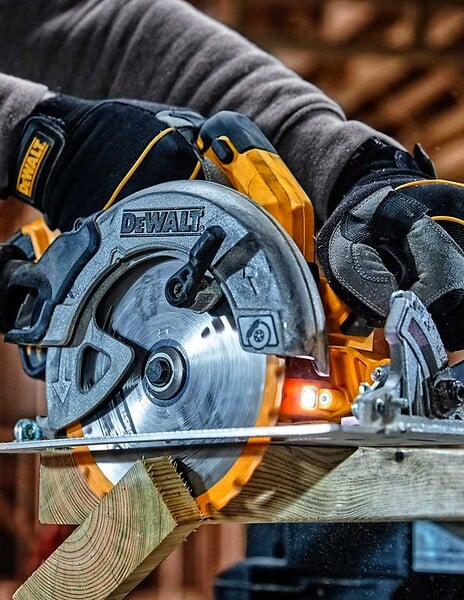 DEWALT - Scie circulaire Ø184mm 18V DEWALT DCS570NT-XJ Brushless avec coffret - large