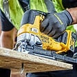 DEWALT - Scie sauteuse 18V DEWALT DCS334NT-XJ Brushless avec coffret - vignette