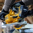 DEWALT - Scie circulaire Ø184mm 18V DEWALT DCS570N-XJ Brushless - vignette