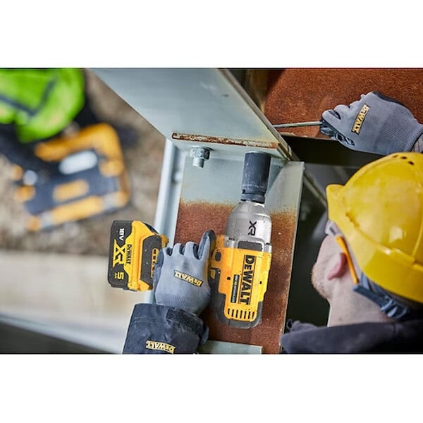 DEWALT - Boulonneuse à chocs ½” 1396 Nm 18V DEWALT DCF900NT-XJ  Brushless avec coffret et jonc de sécurité - large
