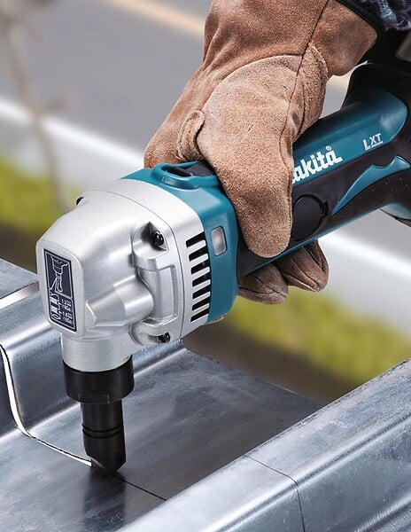MAKITA - Grignoteuse MAKITA DJN161Z 18 V Li-ion (vendu sans batterie) - large