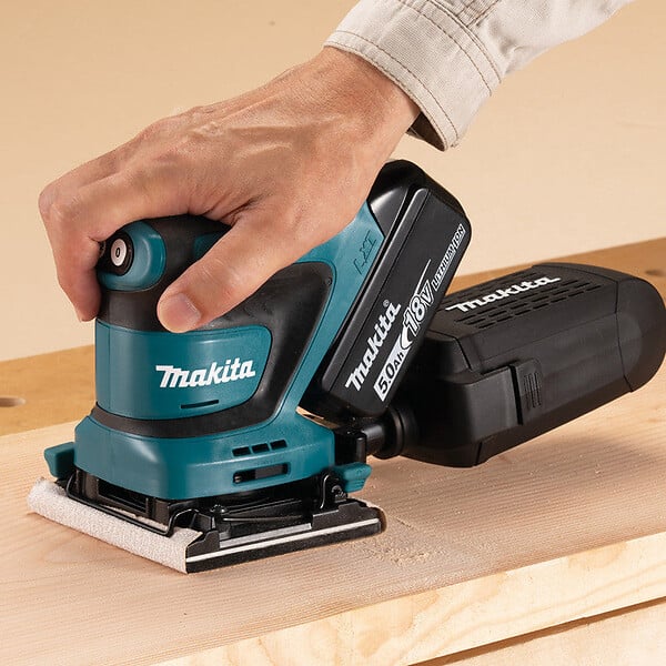 MAKITA - Ponceuse vibrante MAKITA DBO480RTJ 112 x 102 mm 18V BL1850BX2 - large