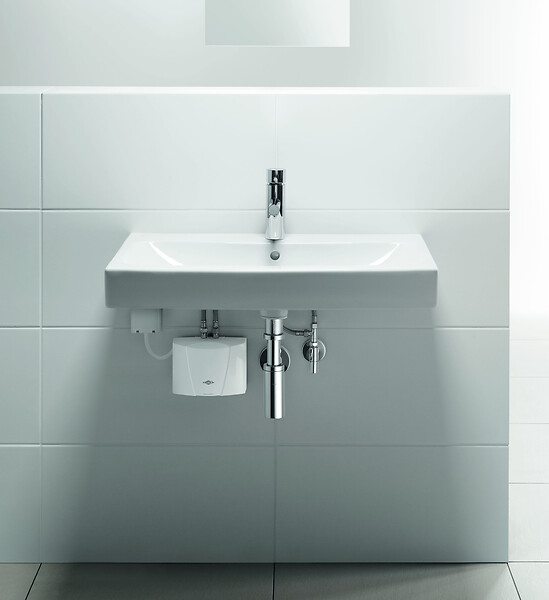 CLAGE - Chauffe-eau électrique instantané pour lavabo - MBH 3 - Débit 2,0 l/min. Puissance : 3,5 Kw - 230 Volt - 230 Volt - 15 A avec câble - large