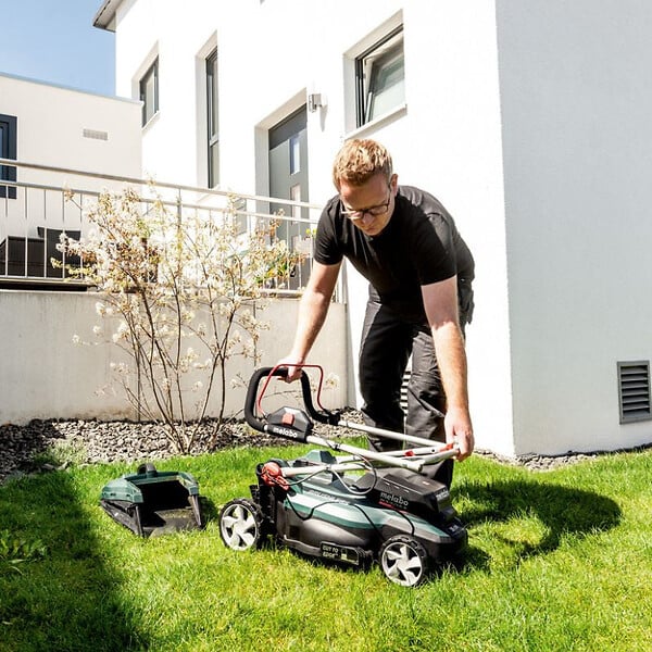 METABO - Tondeuse sans fil METABO RM 36-18 LTX BL 36 - 18V (vendu sans batterie) - large