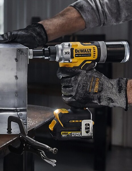 DEWALT - Pistolet à riveter 18V DEWALT DCF414NT-XJ avec coffret - large