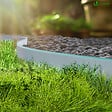 VOUNOT - Bordure de jardin plastique flexible 20m avec piquets gris bordé de vert clair - vignette
