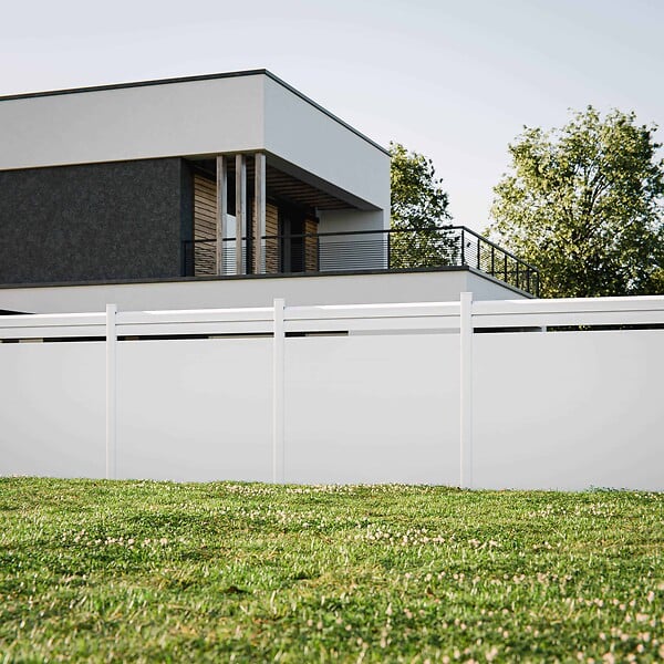 MON MARCHE DECO - Kit Clôture SLIM PVC Blanc H. 180 cm x L. 5.60 m - 2 Lisses claire-voie + 7 Soubassements - large