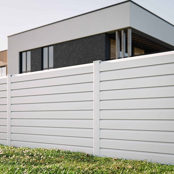 MON MARCHE DECO - Kit Clôture SLIM PVC Blanc H. 120 cm x L. 11.10 m - 10 Lisses claire-voie - large