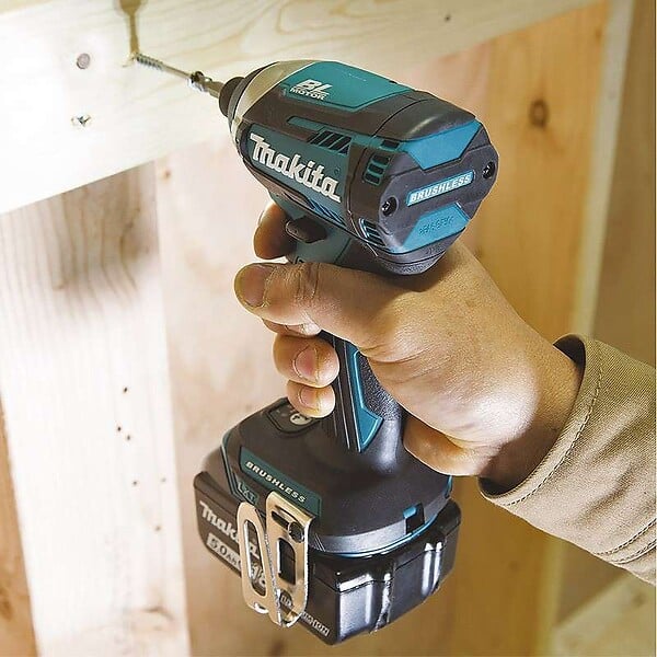 MAKITA - Visseuse à chocs brushless MAKITA DTD154ZJ 18 V Li-ion 175 Nm (vendu sans batterie) - large