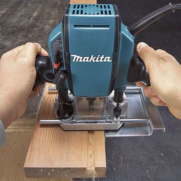 MAKITA - Défonceuse MAKITA RP0900XJ 900W Ø 8mm - large