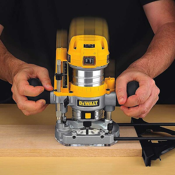 DEWALT - Défonceuse multifonction 850W DEWALT D26204K-QS - large