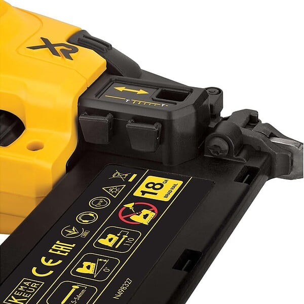 DEWALT - Cloueur de finition 18V -  - 2 batteries 18V 2.0Ah + chargeur + coffret - DCN680D2 - large