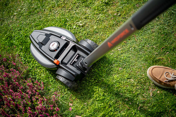 YARDFORCE - Tondeuse poussée à batterie IFLEX - L.23cm - 12V - large
