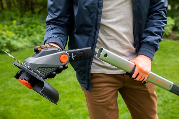 YARDFORCE - Tondeuse poussée à batterie IFLEX - L.23cm - 12V - large