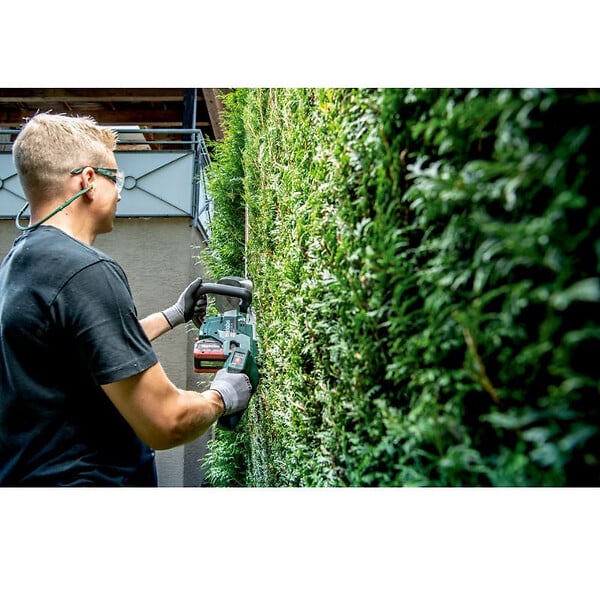 METABO - Taille haie sans fil METABO HS 18 LTX BL 55 - 55cm - 18V (vendu sans batterie) - large