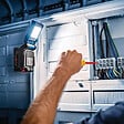 BOSCH - Lampe sans-fil BOSCH GLI 18V-800 - 0 601 443 600 Professional (vendu sans batterie) en carton - vignette