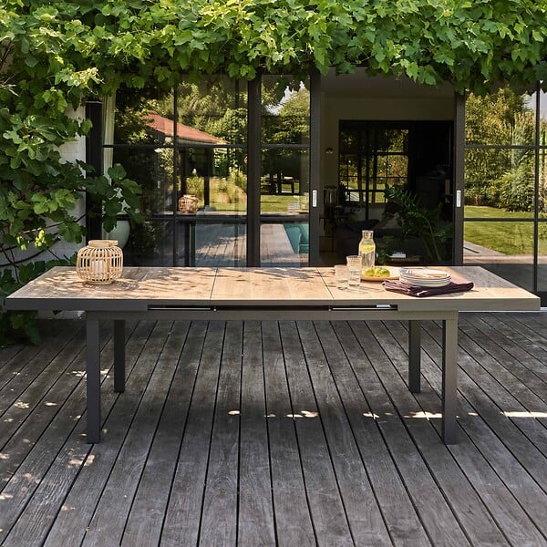 OVIALA - Table de jardin 8 chaises et 2 fauteuils en aluminium et céramique - Tivoli - large