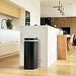 KITCHEN MOVE - Poubelle automatique inox SOHO noir 42L - vignette
