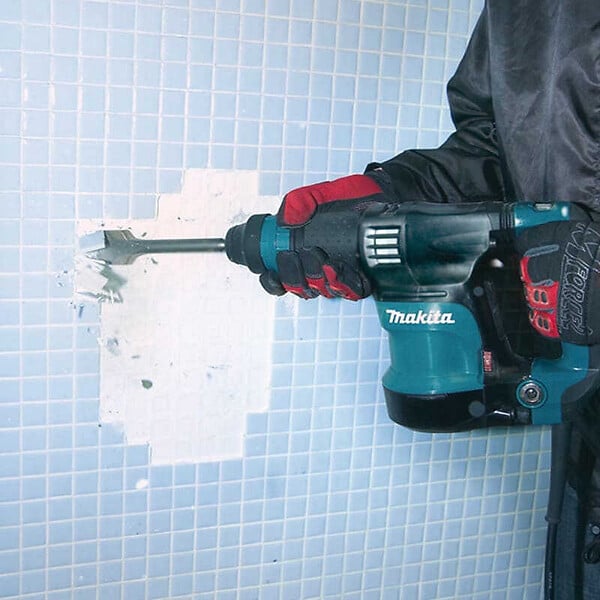 MAKITA - Piqueur burineur MAKITA HK1820 SDS-Plus 550W 3,1J  en coffret - large