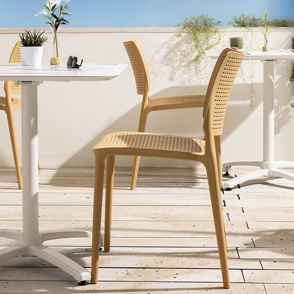 OVIALA - Chaise de terrasse ajourée en plastique jaune clair - Riga - large
