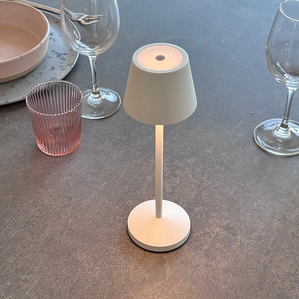 LUMISKY - 9 Lampes de table EMILY Blanc + base de chargement - large