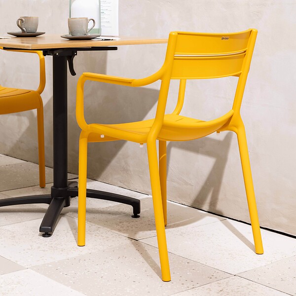 OVIALA - Lot de 4 fauteuils de terrasse en plastique jaune moutarde - Paname - large