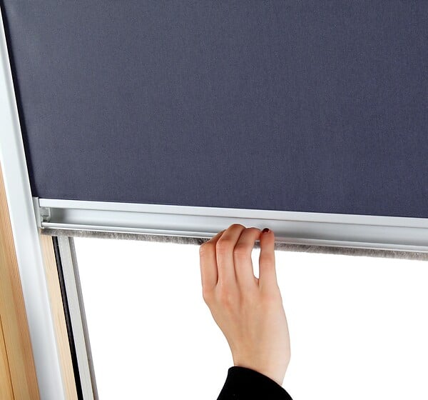AVOSDIM - Store occultant pour fenêtre de toit ROTO ® - Gris Anthracite - avec un vitrage de H 83,5 x 60 cm - large