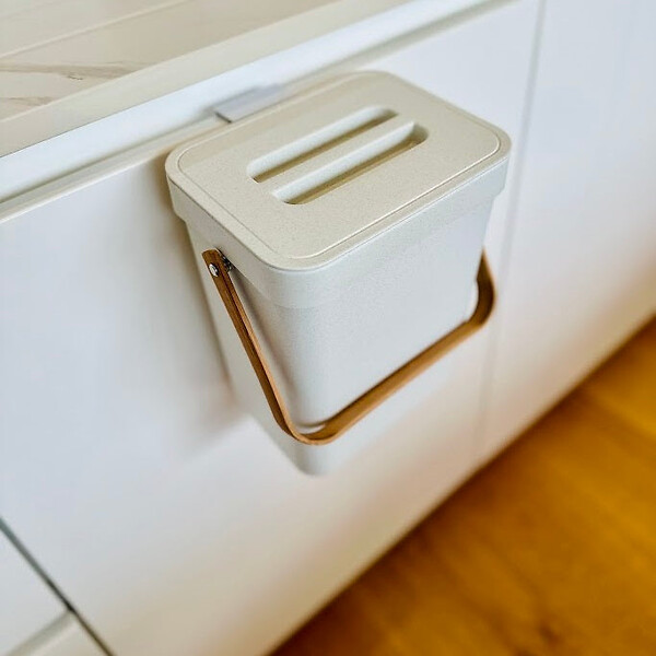 KITCHEN MOVE - Poubelle de table seau à compost BODEN Blanc 5L - large