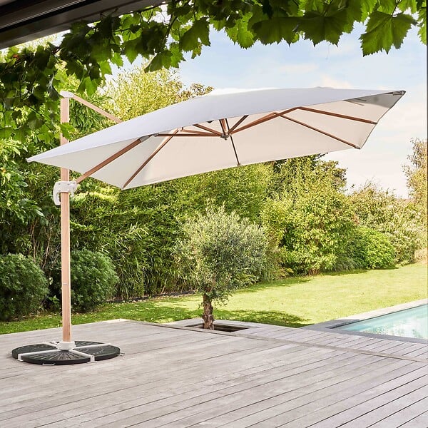 OVIALA - Parasol déporté 3x3m et 4 dalles lestées effet bois blanc - Brescia - large