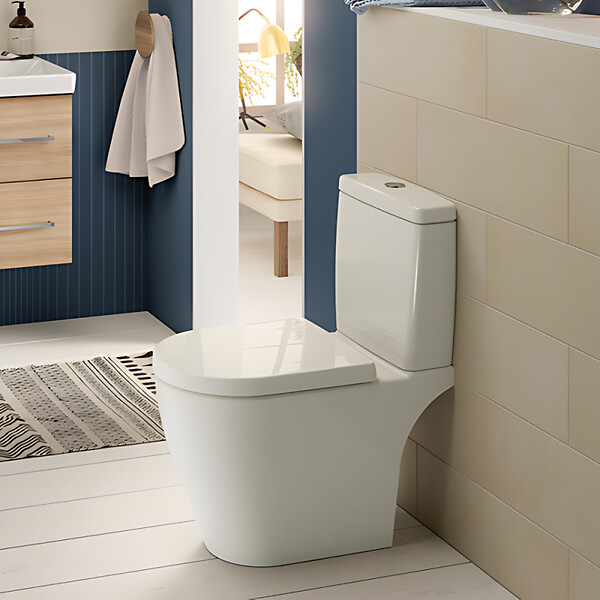 VILLEROY ET BOCH - WC à poser compact sans bride sortie horizontale  Avento avec abattant frein de chute et SlimSeat + Nettoyant - large