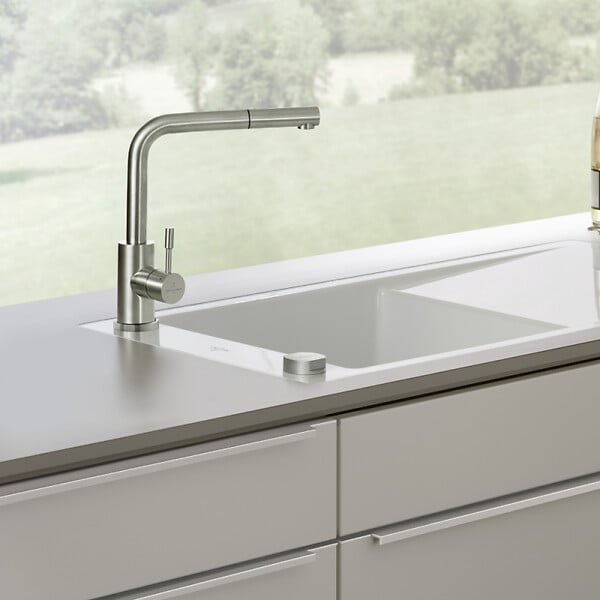VILLEROY ET BOCH - Robinet cuisine  Steel Shower acier massif + nettoyant - large