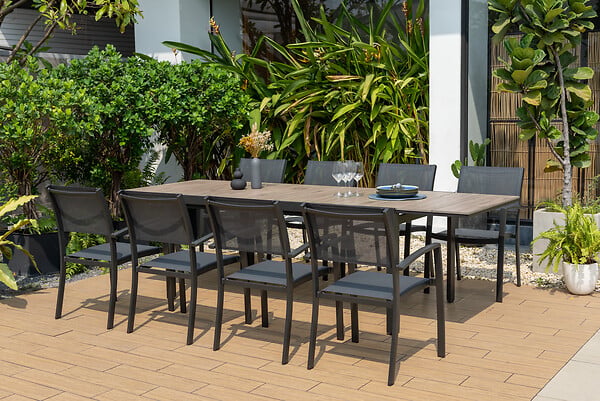 MODE DE VIE - Table de jardin preston extensible en aluminium coloris gris anthracite avec plateau en DURABOARD - 6 à 10 personnes - large