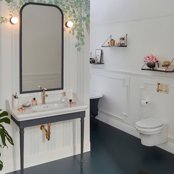 JACOB DELAFON - Pack WC suspendu sans bride à économie d'eau Cléo 1889 +  abattant + bâti-support + plaque ronde chromé - large