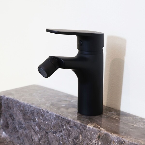 ESSEBAGNO - Full mitigeur bidet noir - large
